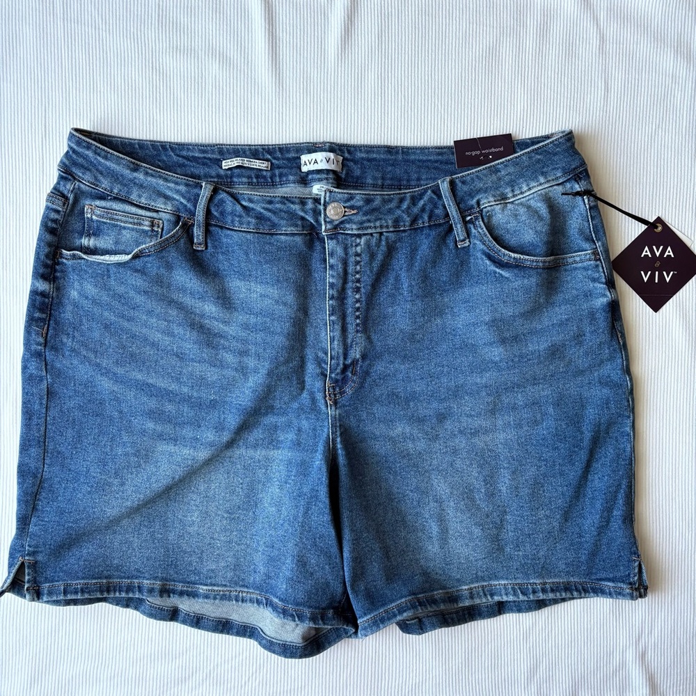 Ava & Viv Bermuda Shorts High-Rise Relaxed Fit Cotton Blend Stretch Medium Wash